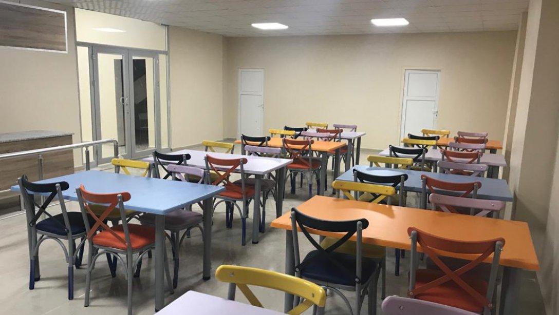 Anadolu Lisesi Yemek Salonu...